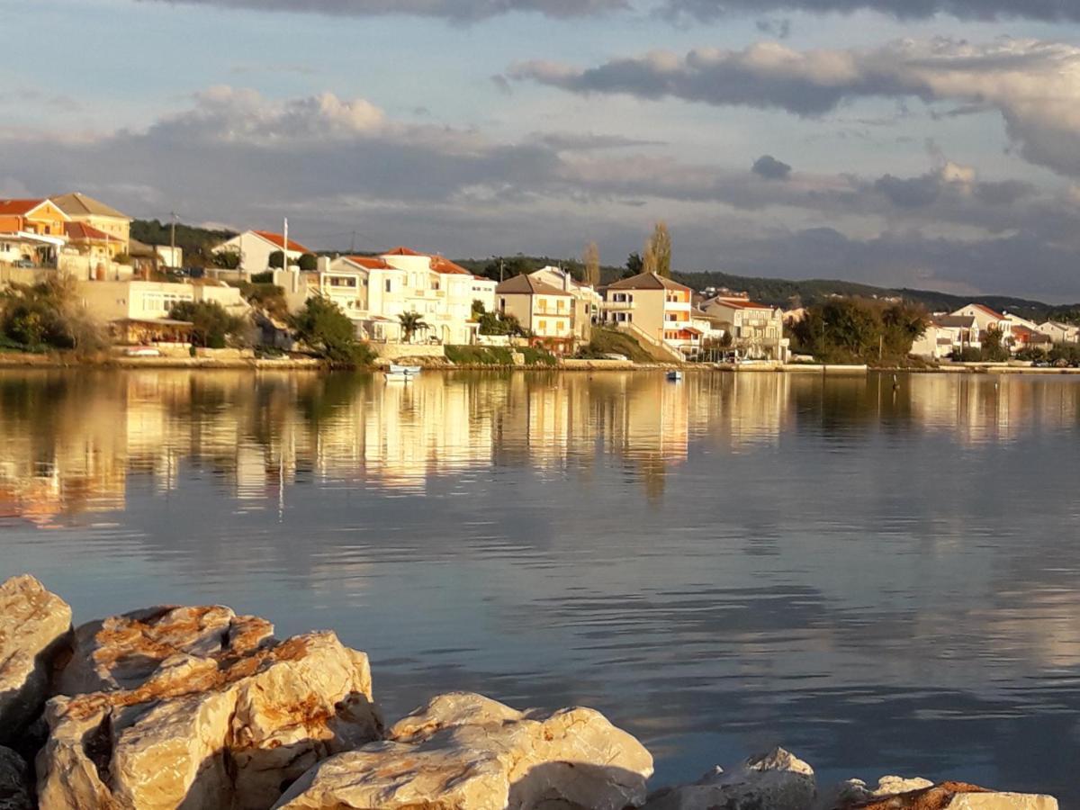 Apartmani Mirko Ljubac Razanac Bagian luar foto