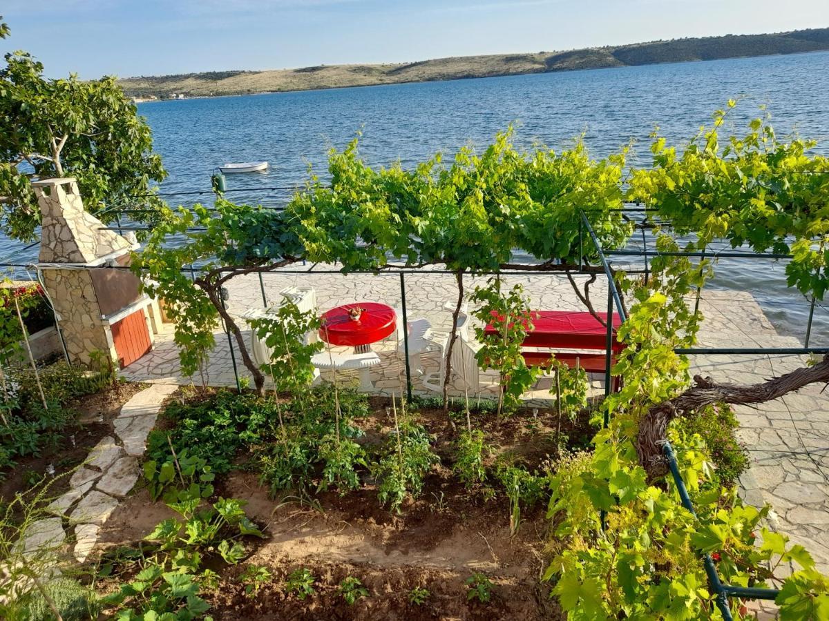 Apartmani Mirko Ljubac Razanac Bagian luar foto